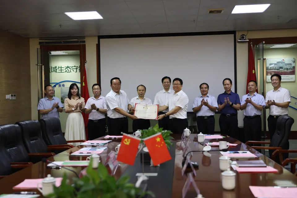 250万元“协力·华鸿环保奖助学金”鼓励学子投身环保 刘慕仁出席捐赠仪式